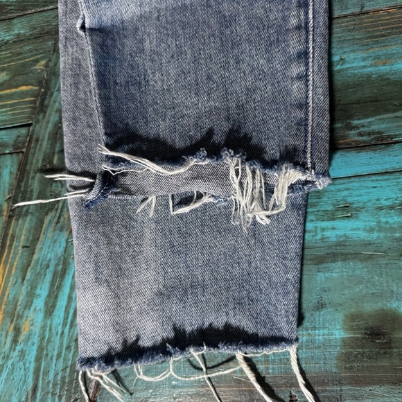 MOTHER - The Stunner Ankle Step Fray Jeans in Helter Skelter Size 28 - Picture 14 of 16